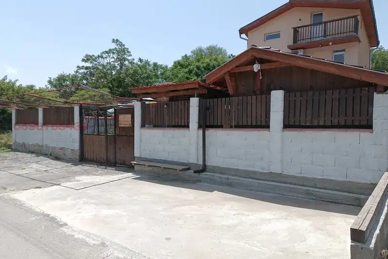 Къща в Шумен, с. Мараш