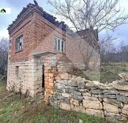 Снимка 2 — Къща в Шумен, с. Сечище