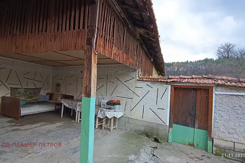 House in Oblast Shumen, Veselinovo