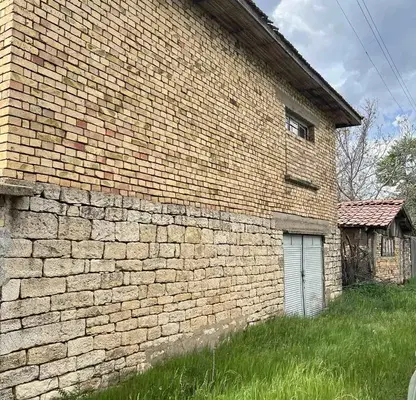 Снимка 2 — Къща в Шумен, с. Висока поляна