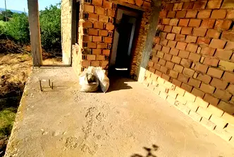 Къща в Шумен, с. Златна нива