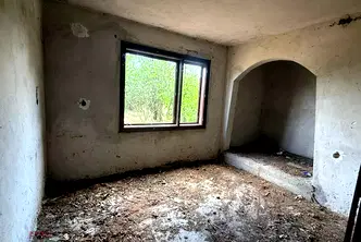 Къща в Шумен, с. Златна нива