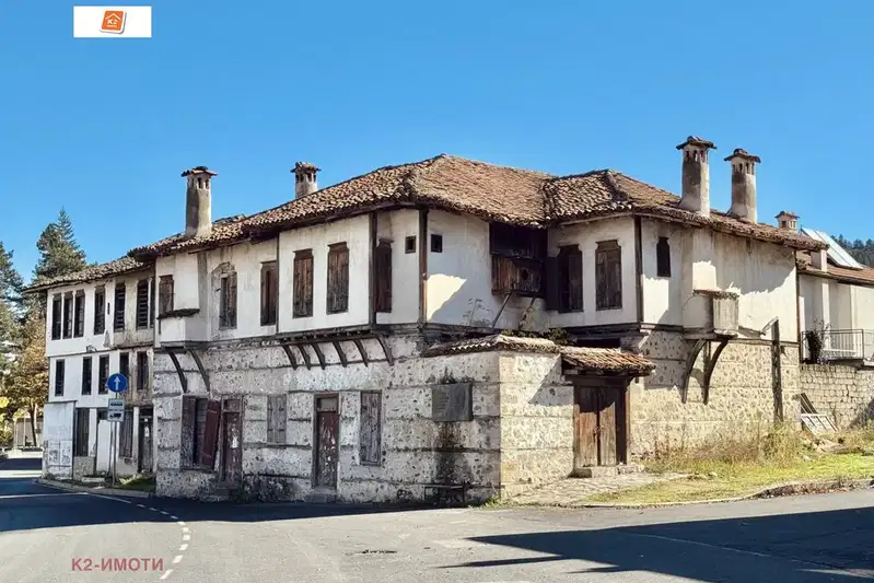 House in Oblast Smolyan, Злато