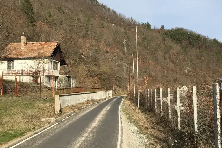 House in Oblast Smolyan, Злато