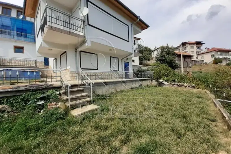 House in Oblast Smolyan, Momchilovci