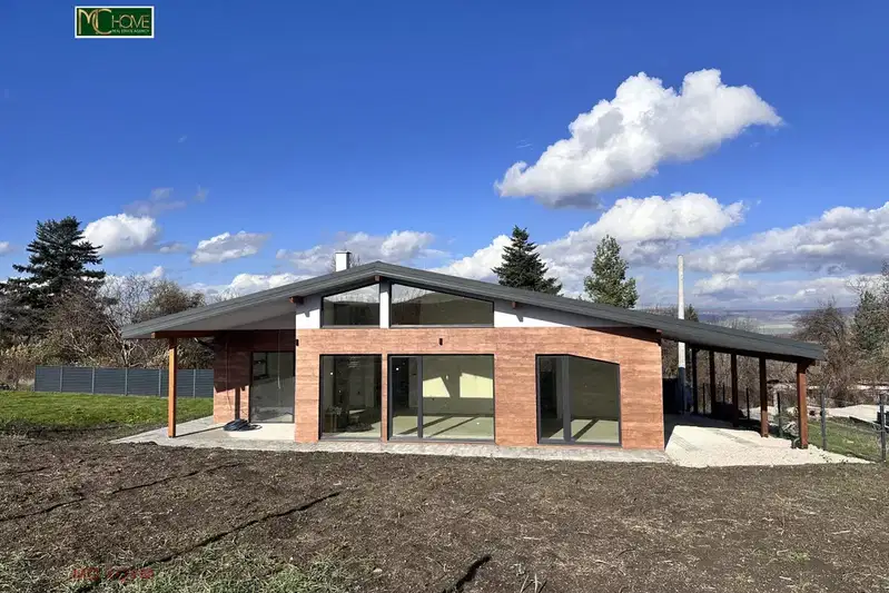 House in област София, Bojurishte