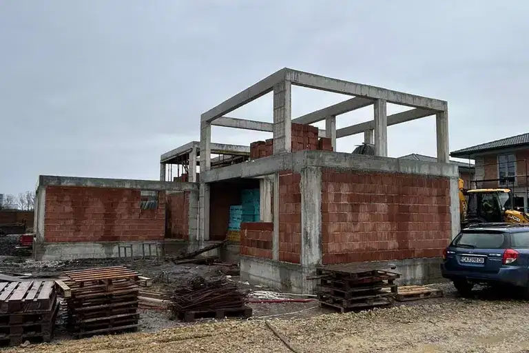 House in област София, Bojurishte