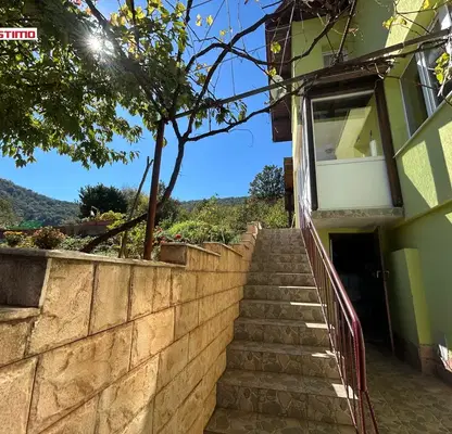 Photo 2 — House in област София, Ботев