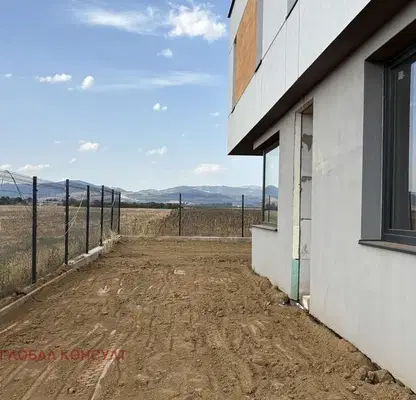 Photo 5 — House in Sofia, Elin Pelin
