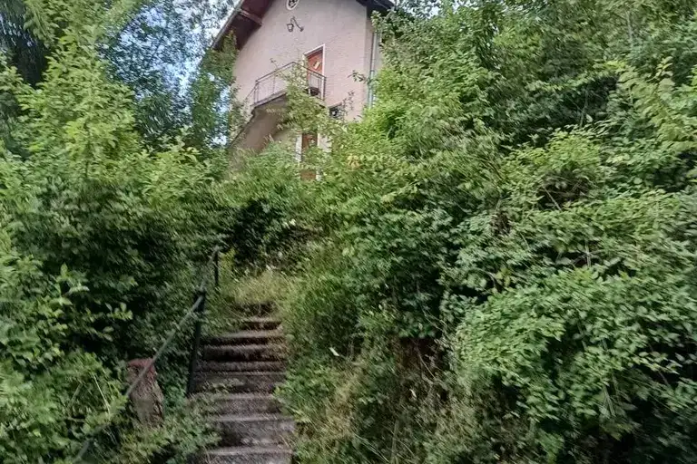 House in област София, Godech