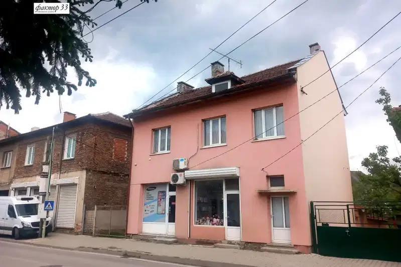 Къща в София, Костенец
