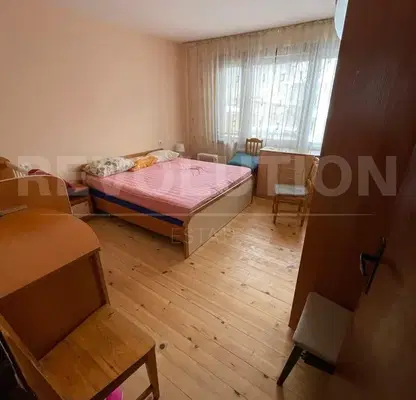 Снимка 3 — Двуетажна къща с 5 стаи в Костинброд с двор 700 кв.м.