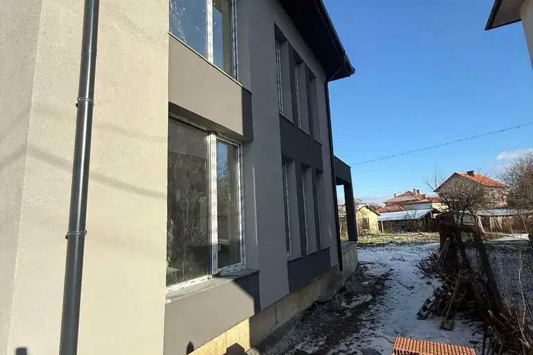 House in област София, Kostinbrod
