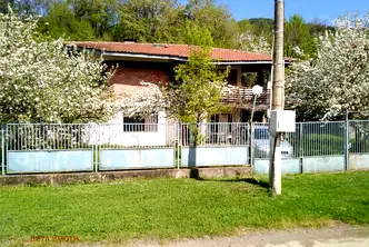 Къща в София, Правец