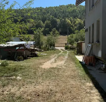 Photo 3 — House in област София, Pravec