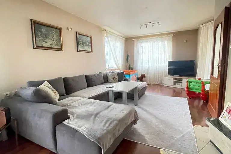 House in област София, Samokov