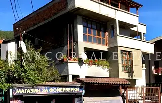 Къща в София, Своге