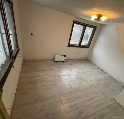 Photo 3 — House in област София, Batuliya