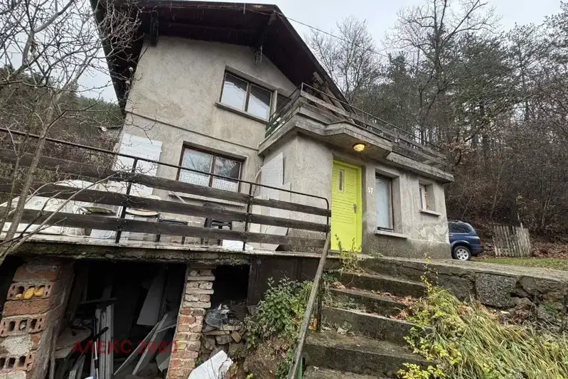 Къща в София, с. Батулия