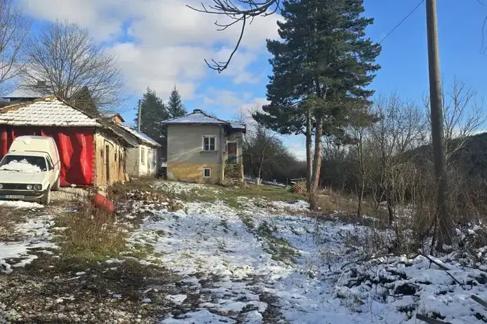 Къща в София, с. Цацаровци