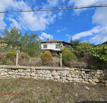 Photo 2 — House in област София, Cacarovci