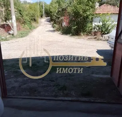 Снимка 4 — Къща с 3 стаи в с. Чорул, област София с гараж