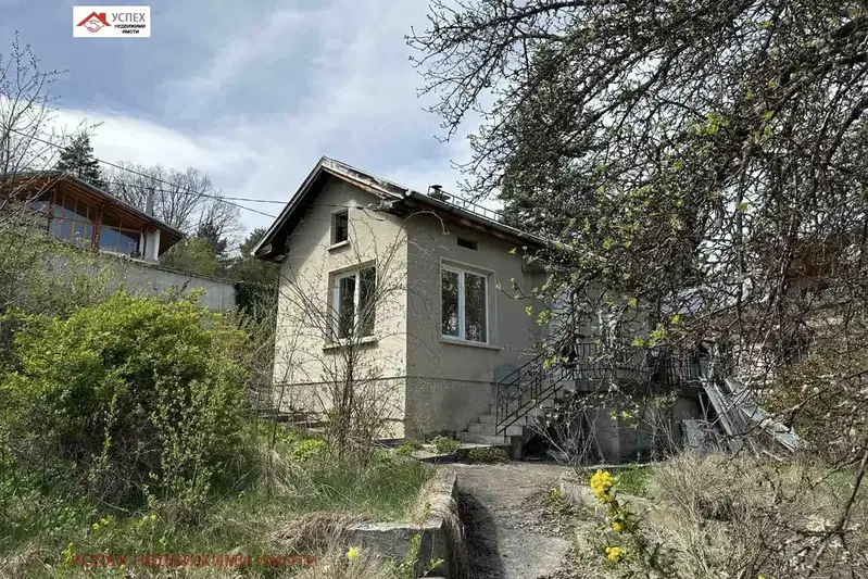 Къща в София, с. Долни Окол