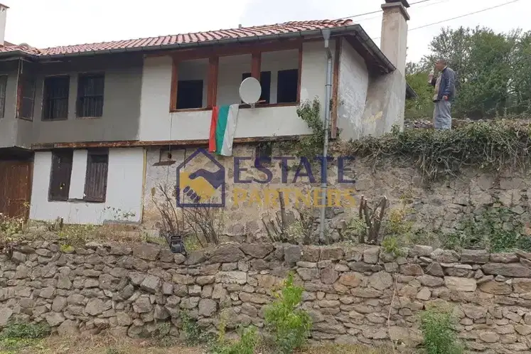 House in област София, Golema Rakovica