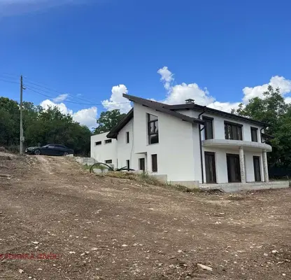 Photo 2 — House in област София, Gradec
