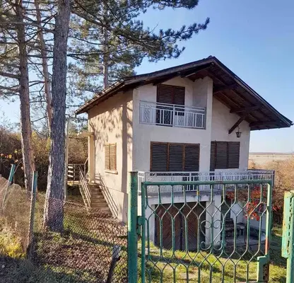 Снимка 2 — Къща в София, с. Хераково