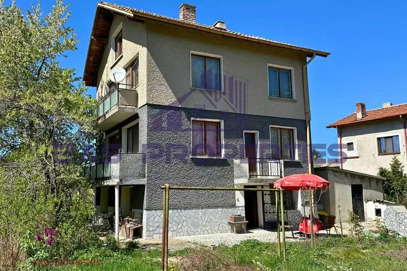House in област София, Herakovo