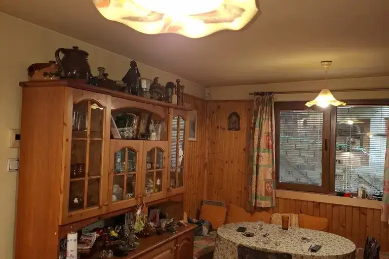 House in област София, Iskrec