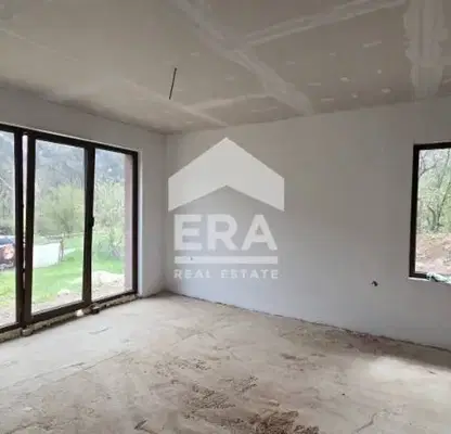 Photo 4 — House in област София, с. Желен