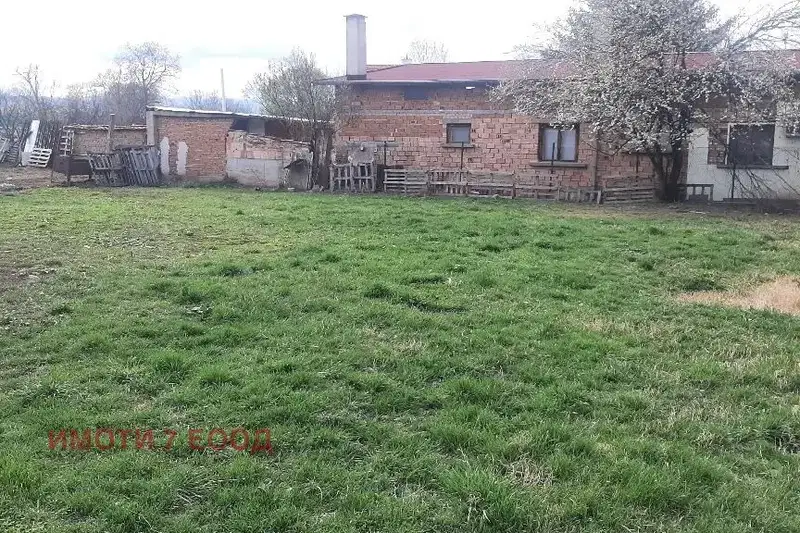House in област София, Lesnovo