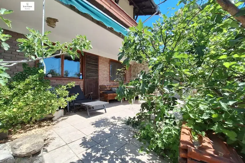 House in област София, Muhovo