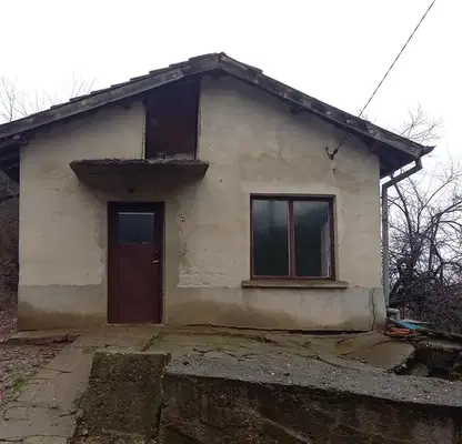 Снимка 2 — Къща с 3 стаи в с. Ново село с панорама към гората