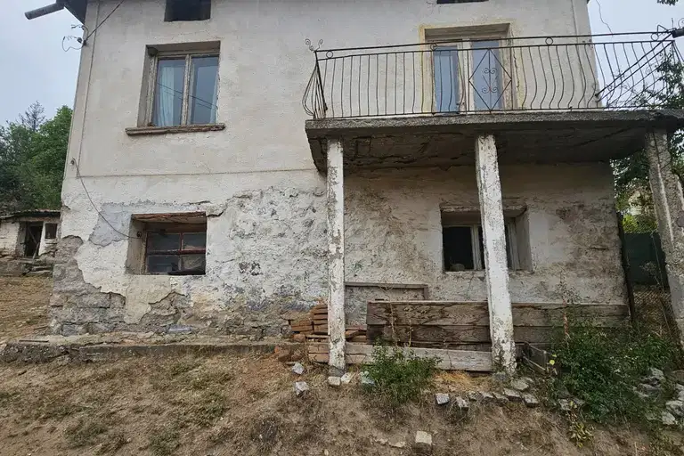 House in област София, Shiroki Dol