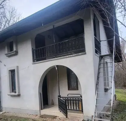 Photo 2 — House in област София, Taban