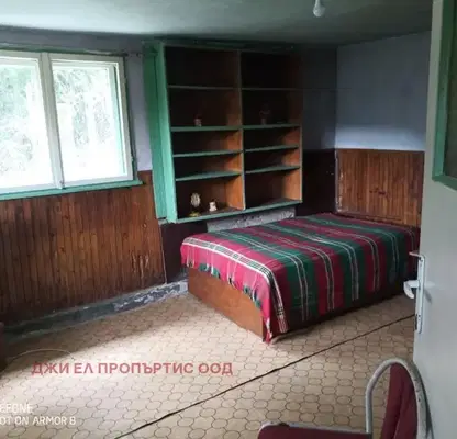 Photo 3 — House in област София, Tompsyn