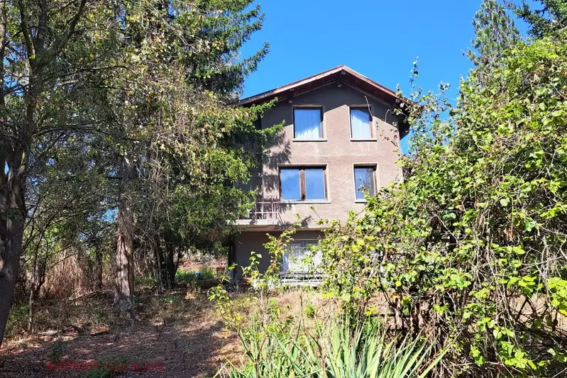 House in област София, Zlatusha