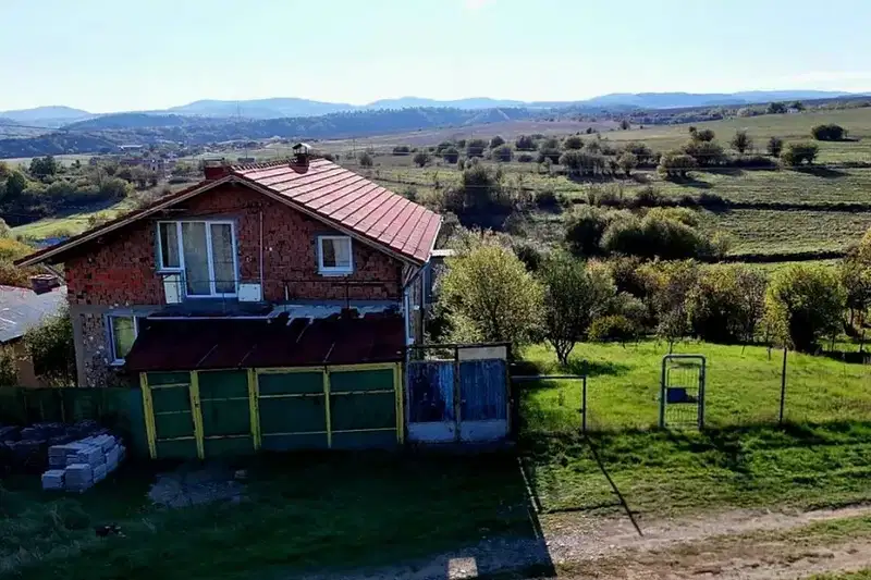 House in област София, Zlatusha
