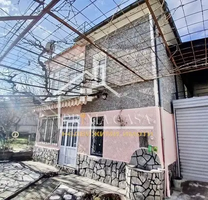 Снимка 3 — Къща с 6 спални и лятна кухня в Павел баня