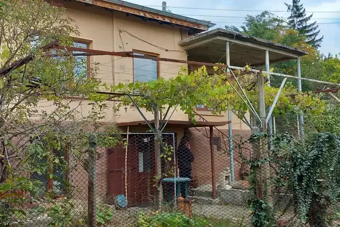 Two-storey house in Dolno Izvorovo village, Stara Zagora region