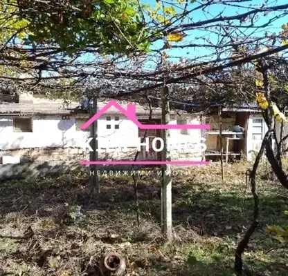 Снимка 3 — Къща с 10 стаи в с. Дъбово, обл. Стара Загора с двор