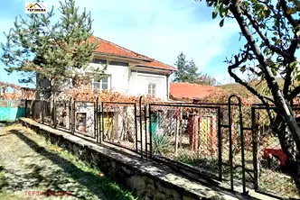 Къща в Стара Загора, с. Остра могила