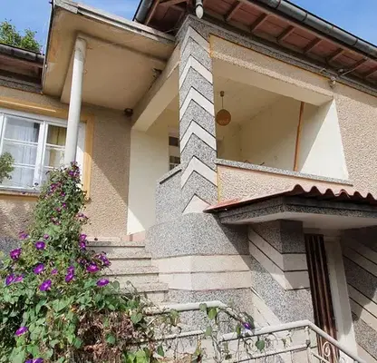 Снимка 4 — Къща с 4 стаи и голям двор в с. Партизанин, обл. Стара Загора