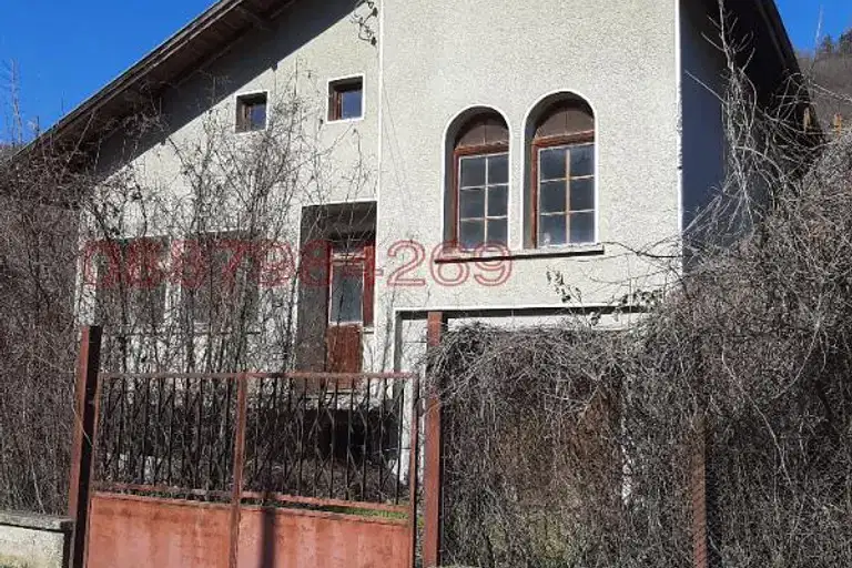 Къща в Търговище, Опака
