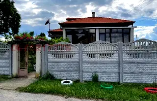 Къща в Търговище, с. Ловец