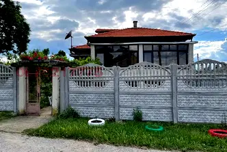 Къща в Търговище, с. Ловец