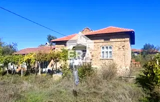 Къща в Търговище, с. Макариополско